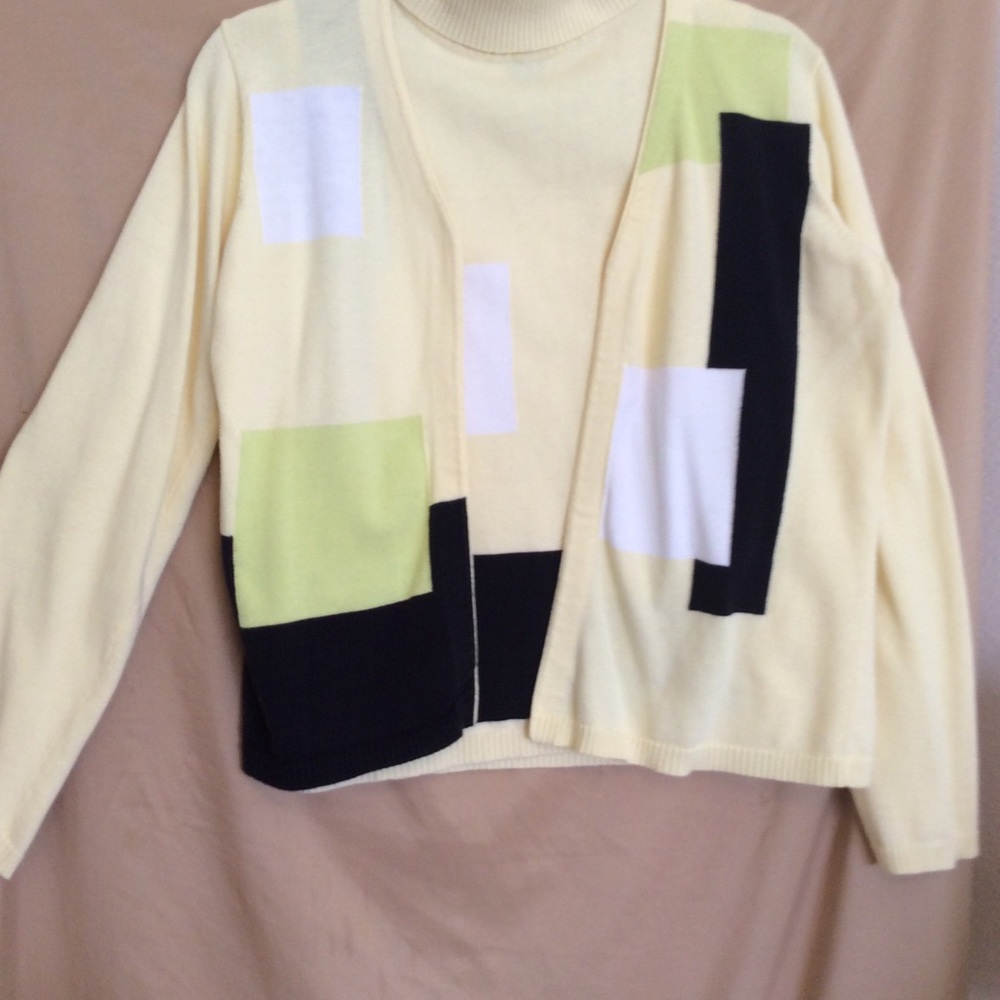 Ladies Cardigan with sleeves turtleneck